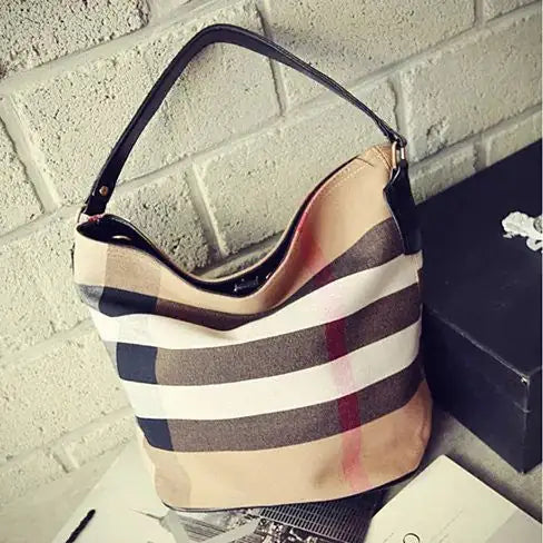 Sand Dune Striped Handbag – Inspired by Desert Sunsets with Versatile Carry Options
