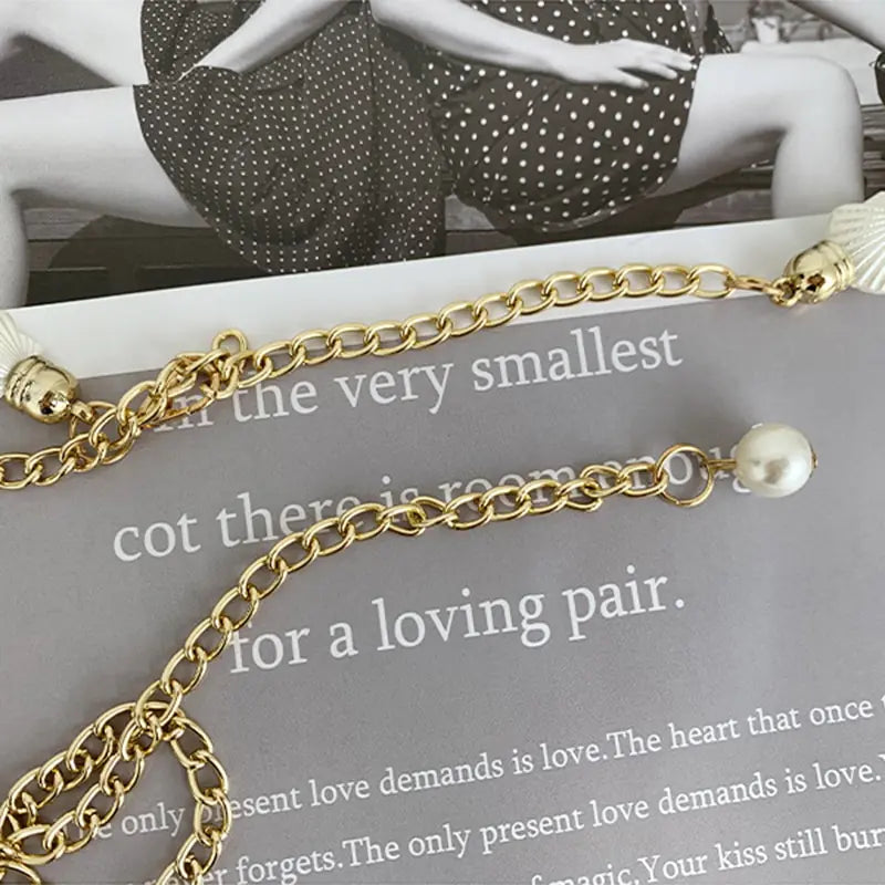 Elegant Pearl Women's Chain Belt – A Timeless Statement Accessory