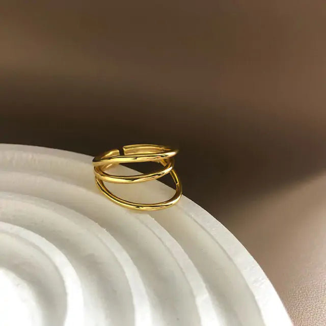 Vintage Stripes Engagement Jewelry: Timeless Elegance
