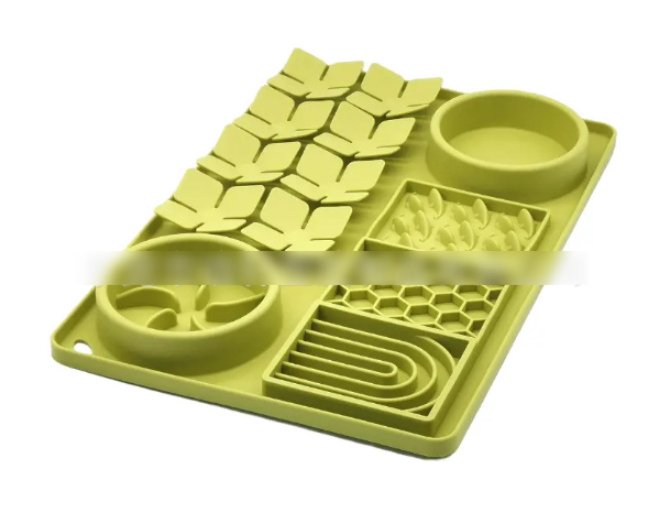 4-in-1 Slow Food Mat for Dogs & Cats – Engaging, Healthy Mealtime Solution