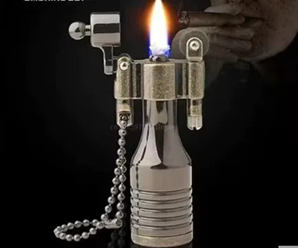 Retro Bullet Kerosene Lighter Keychain – Vintage Design Meets Everyday Utility