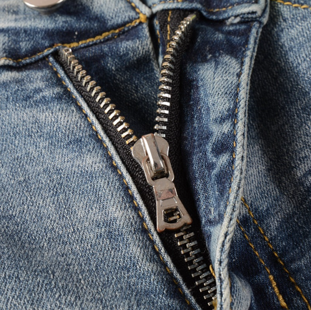 Amiris Denim Jeans – Redefining Denim with Elegance and Edge