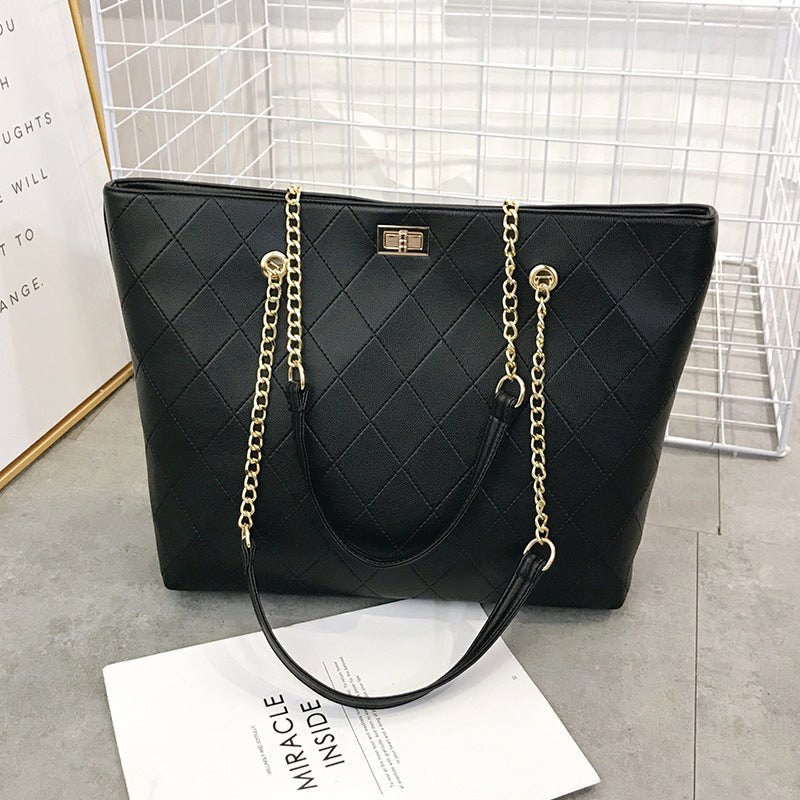 Chain Shoulder Bag Handbag – Sleek Everyday Tote with Elegant Gold Chain Strap