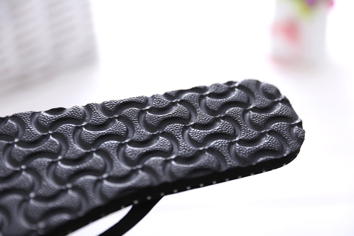 Fashion Flat Flip Flops – Non-Slip, Lightweight, and Perfect for Casual Summer Comfort
