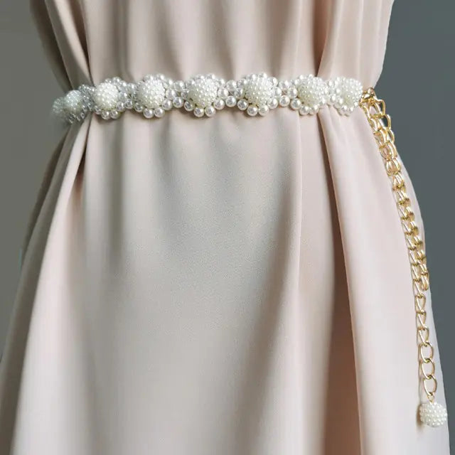 Elegant Pearl Women's Chain Belt – A Timeless Statement Accessory