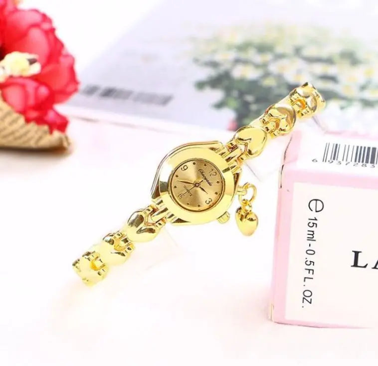 Quartz Steel Belt Heart Bracelet Women's Watch: A Blend of Elegance and Functionality