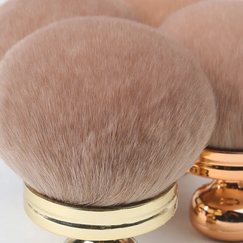 Mushroom Head Loose Powder Blush Brush – Ultra-Soft Fiber for Seamless Application