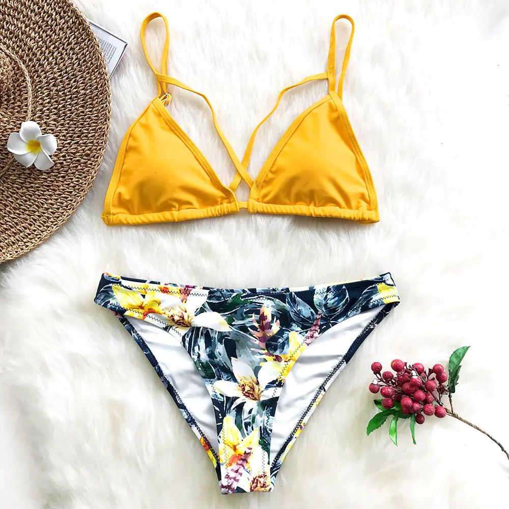 European & American Style Yellow Bikini – Sexy Two-Piece Backless Swimsuit (Sizes S–L)
