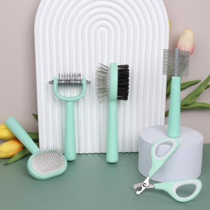 Pet Grooming Care Kit – 5-in-1 Beauty Comb Set with Nail Clippers & Detangling Tools (Cats & Dogs)