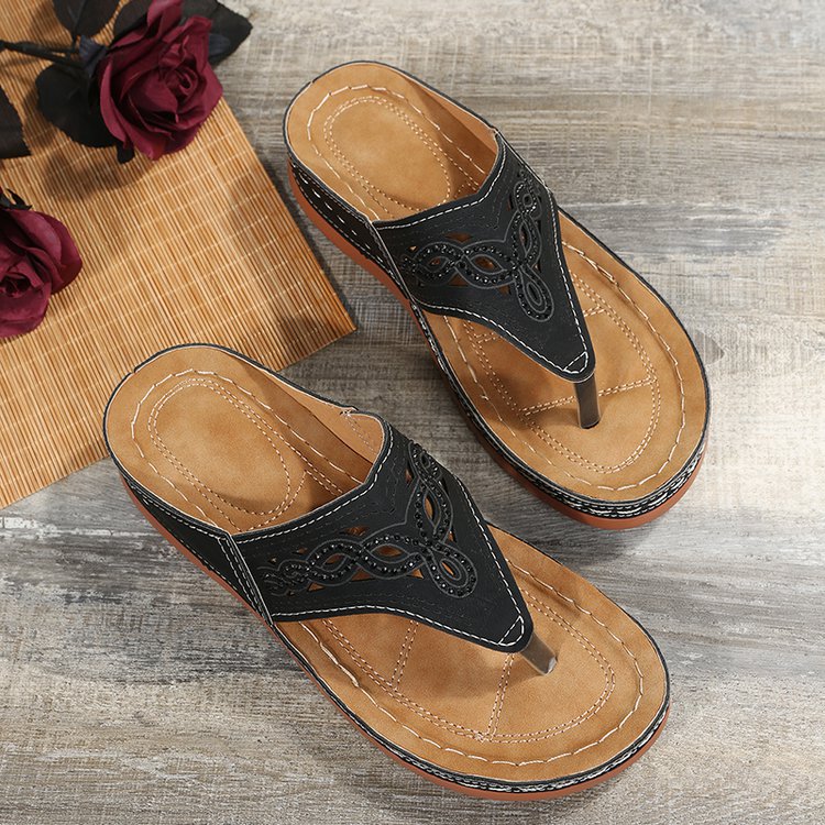 Thick-Soled Flip-Flops – Rhinestone Hollow Platform Sandals for Effortless Summer Style