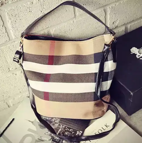 Sand Dune Striped Handbag – Inspired by Desert Sunsets with Versatile Carry Options