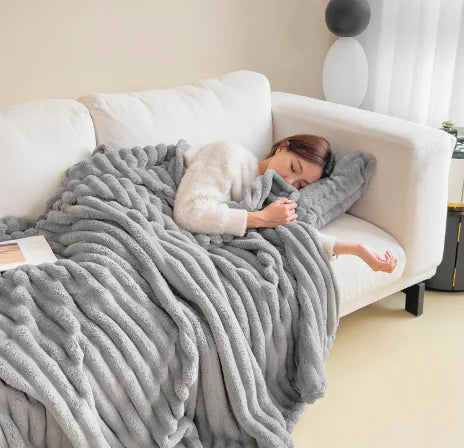 Heavyweight Flannel Blanket – Soft, Warm & Durable Comfort for Home or Travel