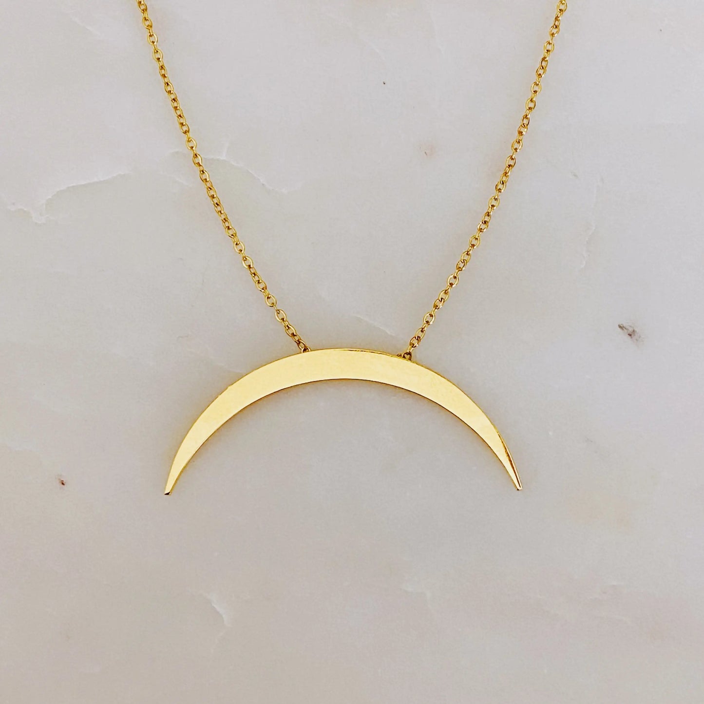 Glam Boho Crescent Necklace – Effortless Elegance with a Bohemian Twist