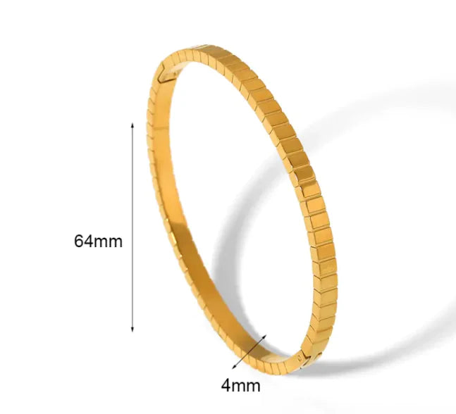 Luxe Star Buckle Bracelet: Modern Elegance Meets Durability