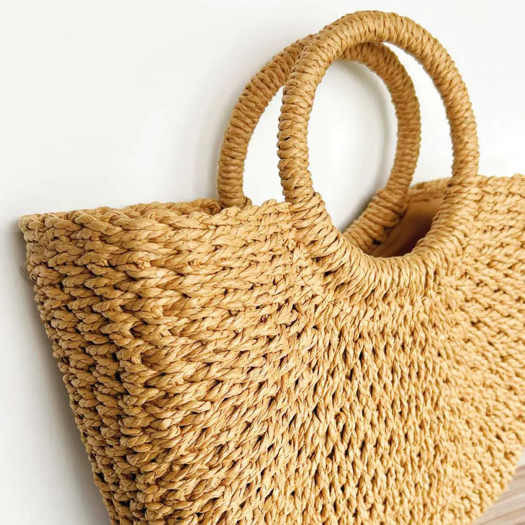 Spring Cyrus Beach Bag: Handcrafted Round Straw Tote