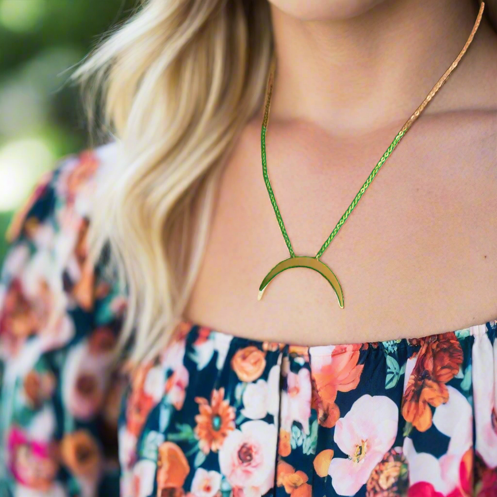 Glam Boho Crescent Necklace – Effortless Elegance with a Bohemian Twist