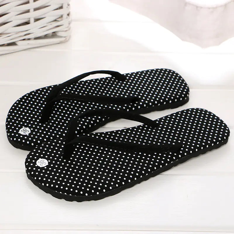 Fashion Flat Flip Flops – Non-Slip, Lightweight, and Perfect for Casual Summer Comfort