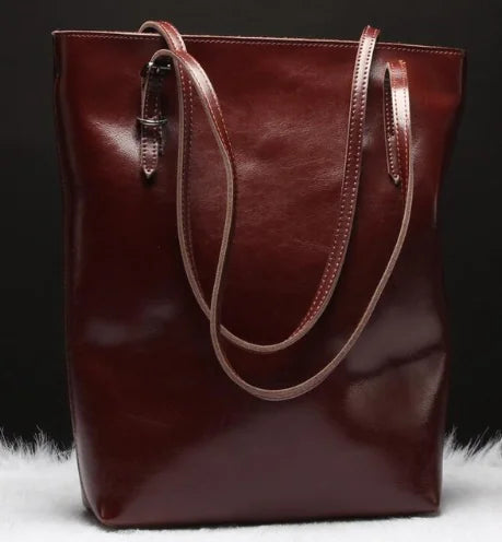 Cowhide Leather Shoulder Bag – Elegant Large-Capacity Tote with Detailed Stitching and Timeless Design