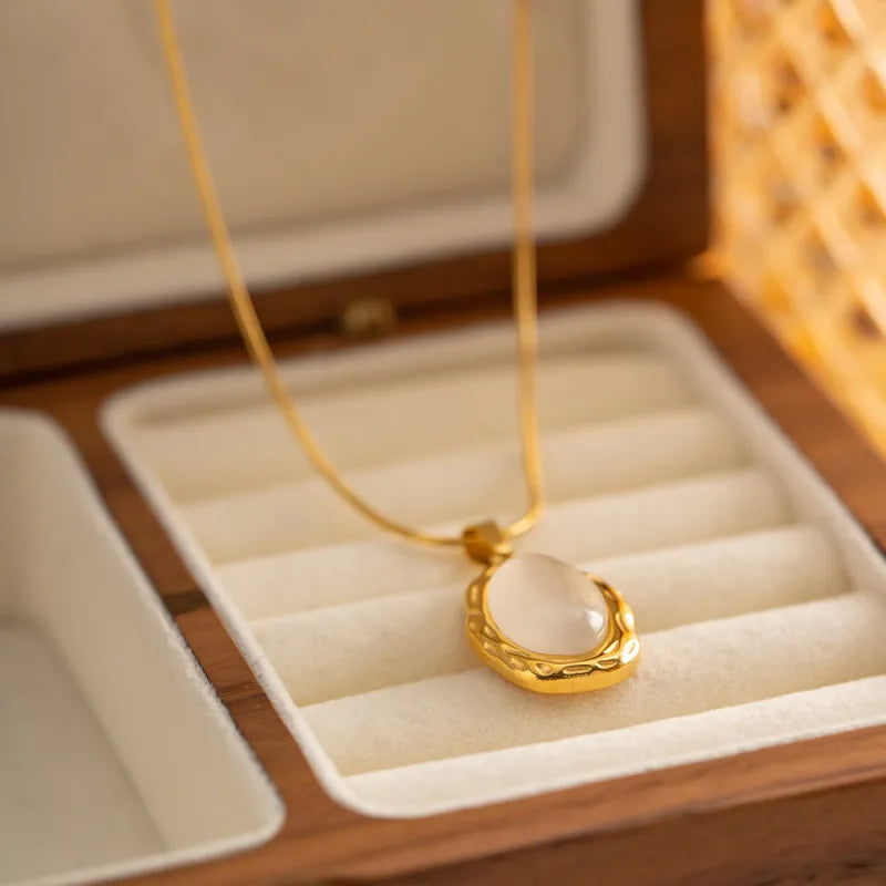 18K Gold-Plated Oval Cat Eye Opal Pendant Necklace – Elegant & Timeless Jewelry