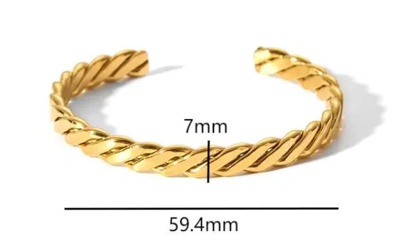 Luxe Star Buckle Bracelet: Modern Elegance Meets Durability