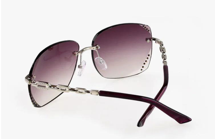 Frameless Oversized Diamond Sunglasses – Lightweight UV400 Fashion Shades for Women (4 Colors)