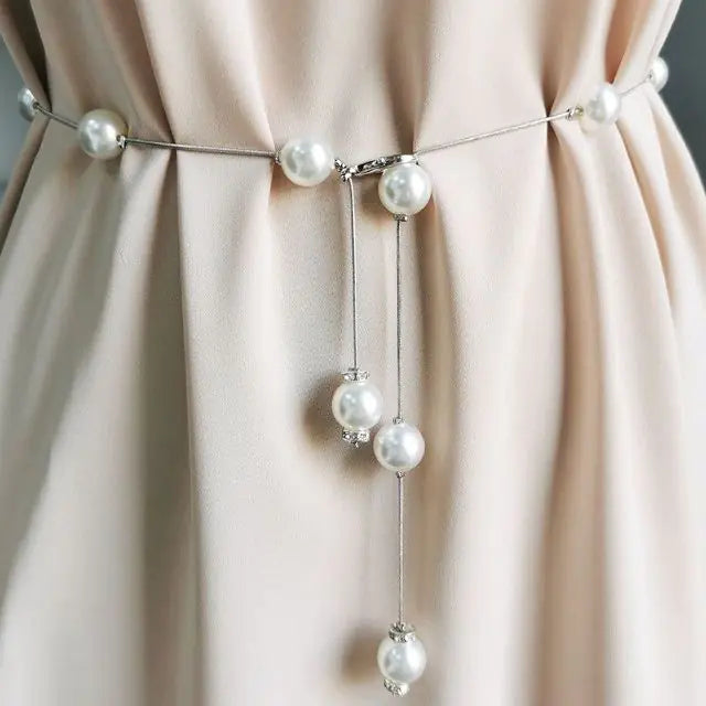 Elegant Pearl Women's Chain Belt – A Timeless Statement Accessory