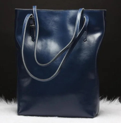 Cowhide Leather Shoulder Bag – Elegant Large-Capacity Tote with Detailed Stitching and Timeless Design