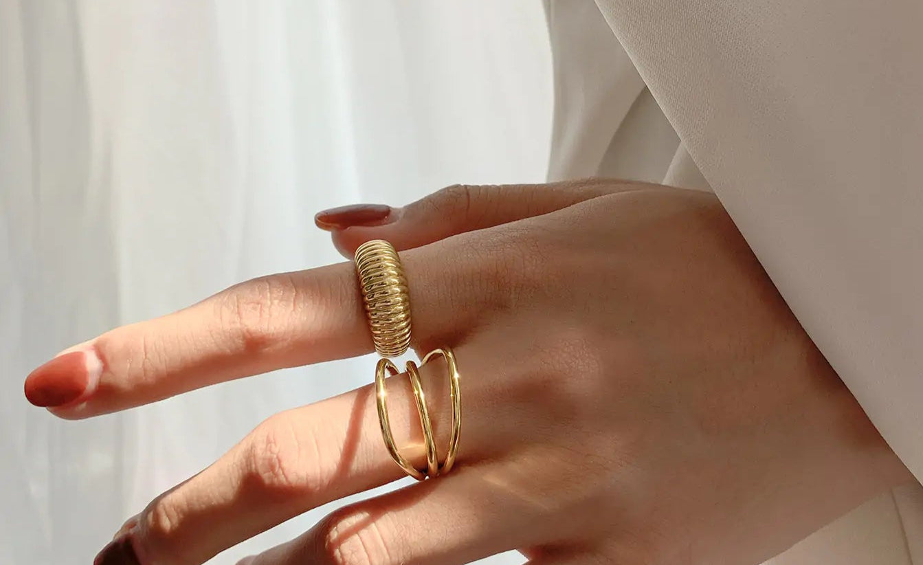 Vintage Stripes Engagement Jewelry: Timeless Elegance