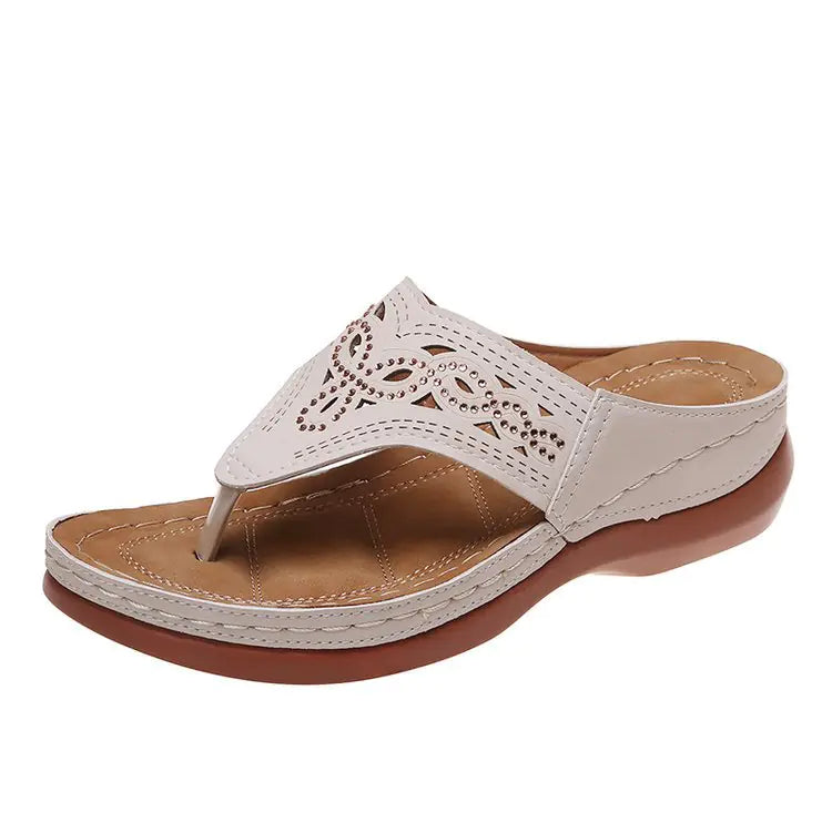 Thick-Soled Flip-Flops – Rhinestone Hollow Platform Sandals for Effortless Summer Style