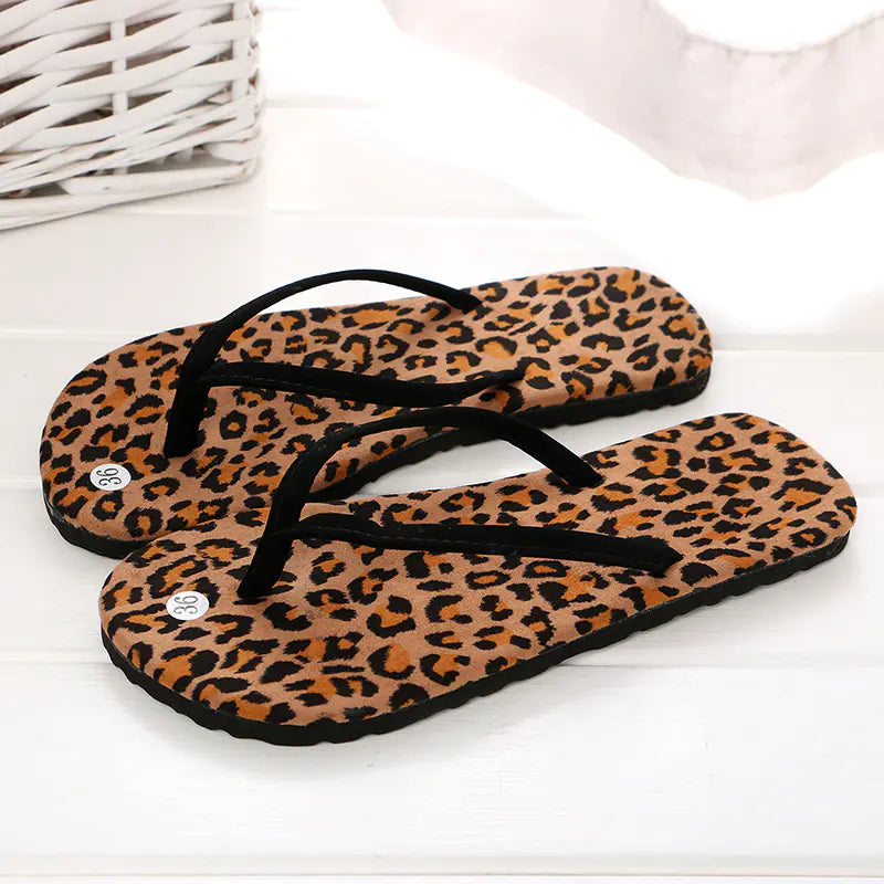 Fashion Flat Flip Flops – Non-Slip, Lightweight, and Perfect for Casual Summer Comfort