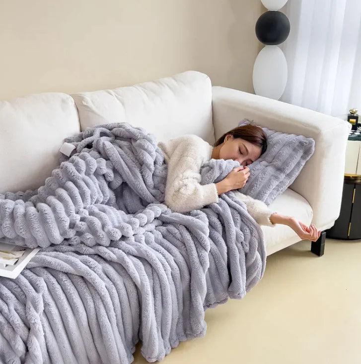 Heavyweight Flannel Blanket – Soft, Warm & Durable Comfort for Home or Travel