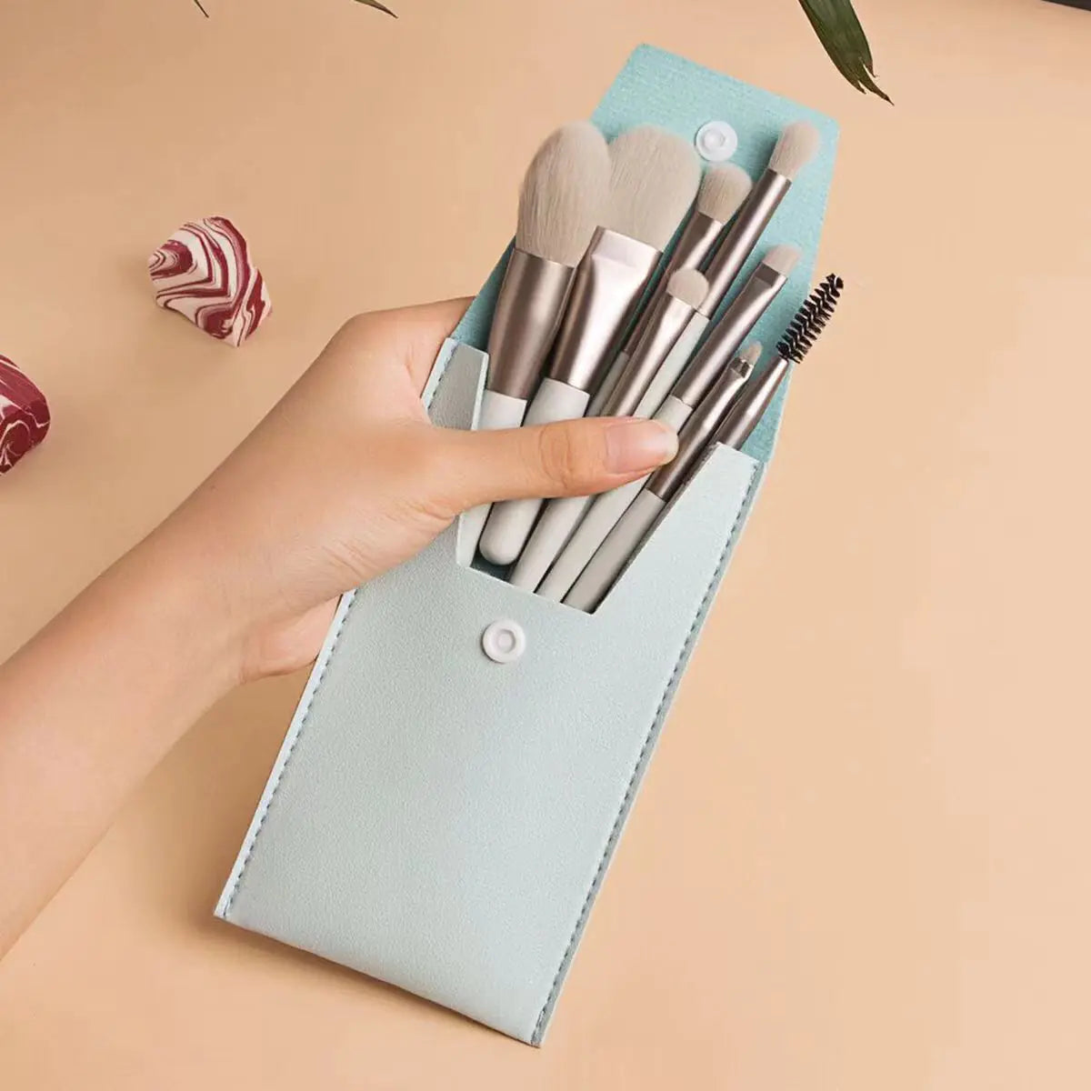 13-Piece Soft Makeup Brush Set for Beauty – Flawless Application with Velvet Bag