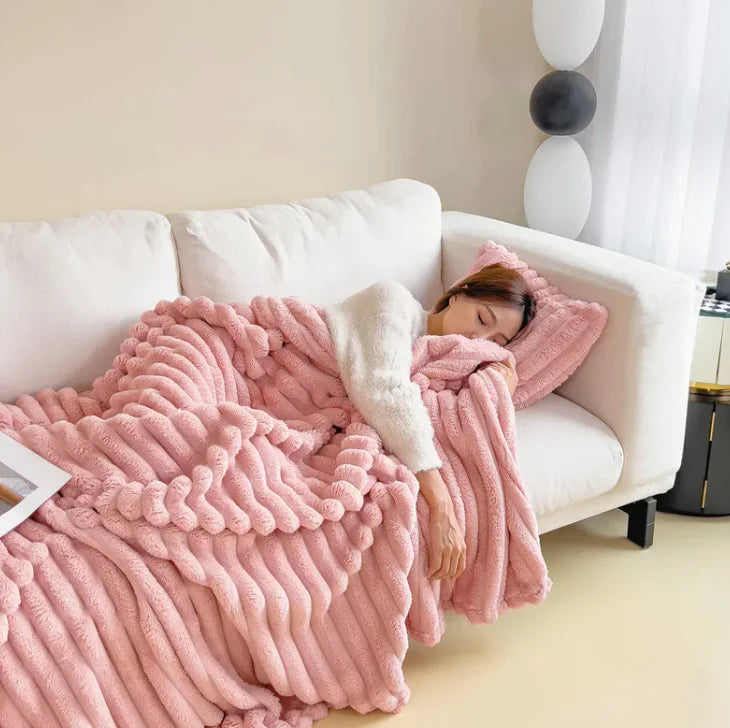 Heavyweight Flannel Blanket – Soft, Warm & Durable Comfort for Home or Travel