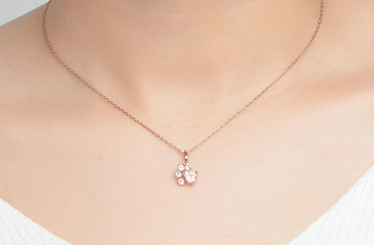 Paw Pendant Necklace in S925 Silver with Gemstones – A Playful Touch of Elegance