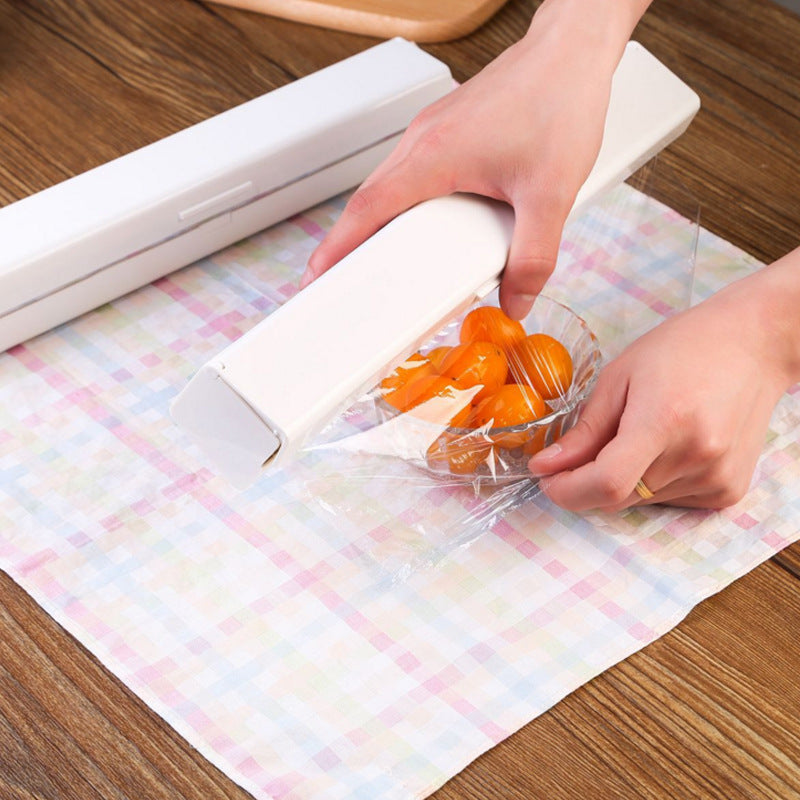 Simple Creative Kitchen Gadget Refrigerator Magnet Cling Film Cutter – Compact Food Storage Essential