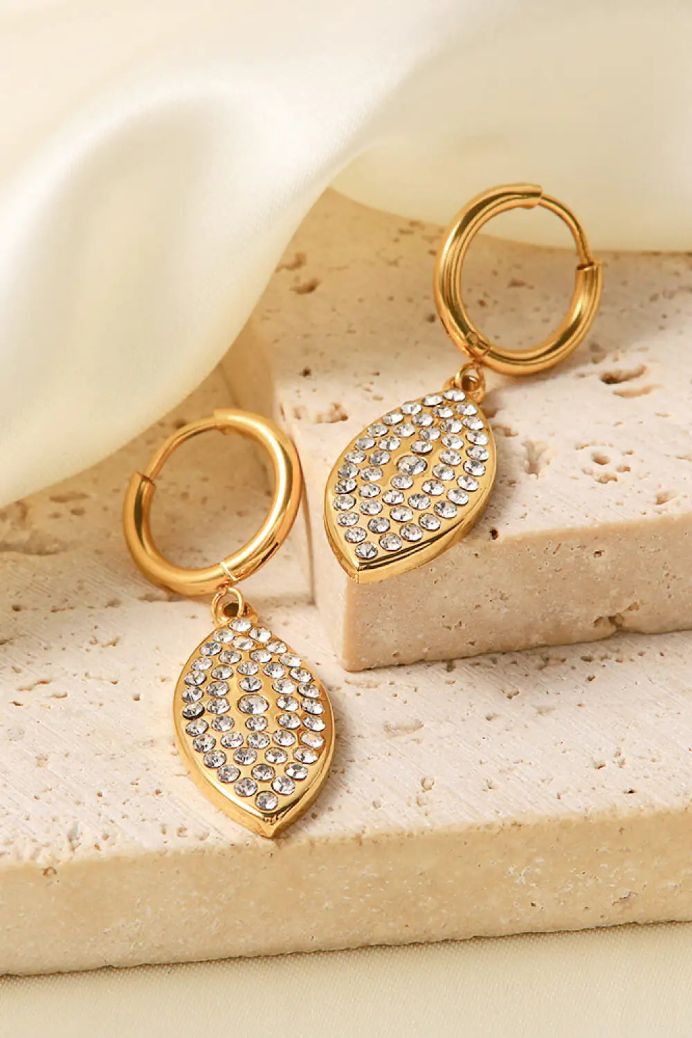 Inlaid Rhinestone Leaf Drop Earrings: A Touch of Elegance & Sparkle