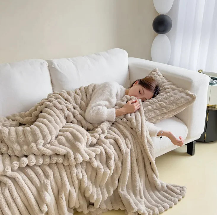 Heavyweight Flannel Blanket – Soft, Warm & Durable Comfort for Home or Travel