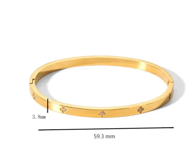 Luxe Star Buckle Bracelet: Modern Elegance Meets Durability
