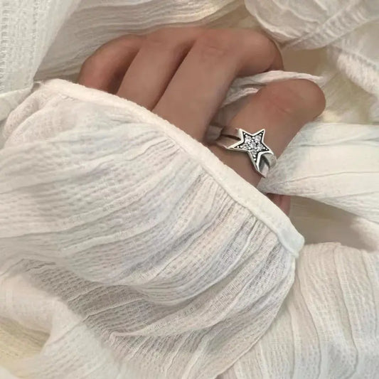 Shiny Rhinestone Star Ring - Sparkle with Elegance on Your Finger