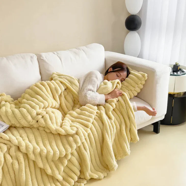 Heavyweight Flannel Blanket – Soft, Warm & Durable Comfort for Home or Travel