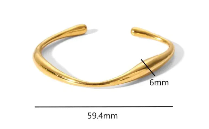 Luxe Star Buckle Bracelet: Modern Elegance Meets Durability