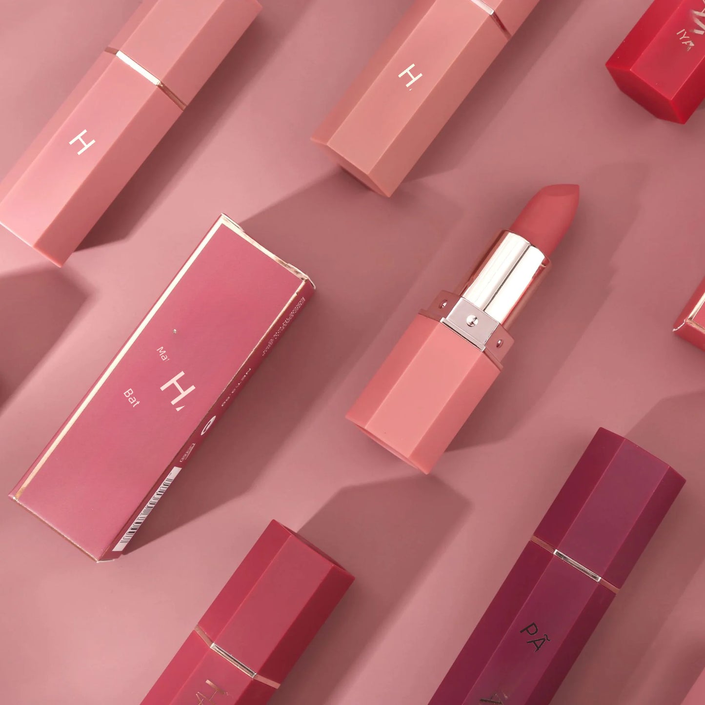 Matte Lip Glaze – Waterproof, Vivid Color, Nourishing Comfort (6 Shades)