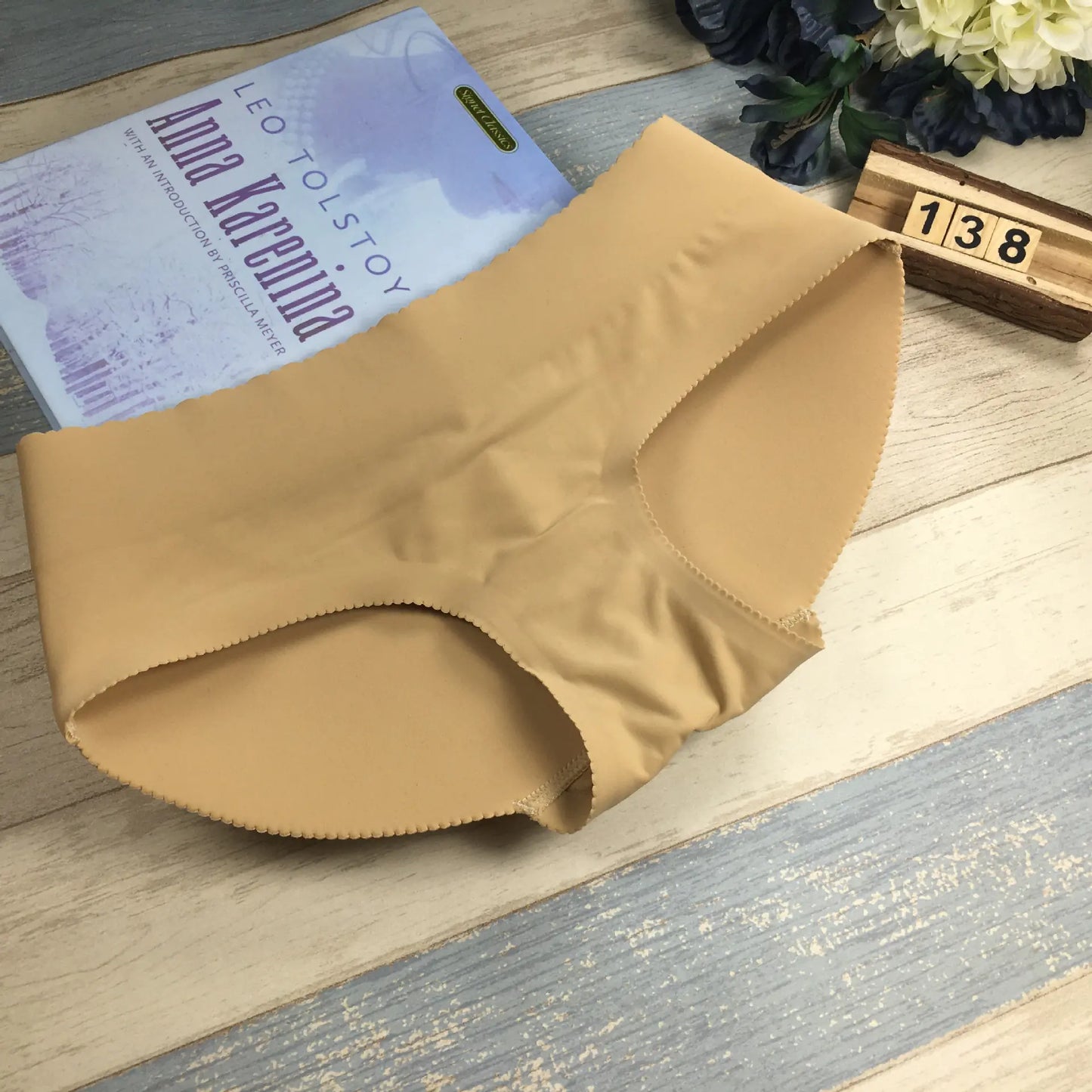 Seamless Butt-Lifting Underwear (size S-XL)