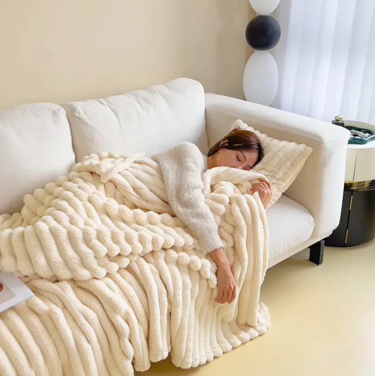 Heavyweight Flannel Blanket – Soft, Warm & Durable Comfort for Home or Travel