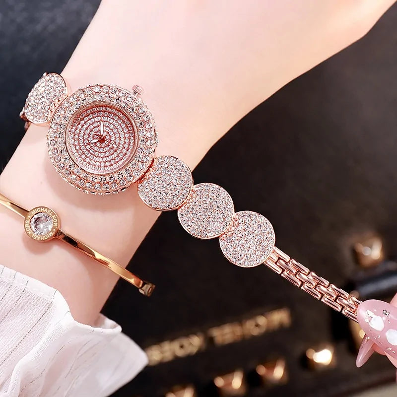 Timeless Elegance: Round Dial Bracelet Watch for Women