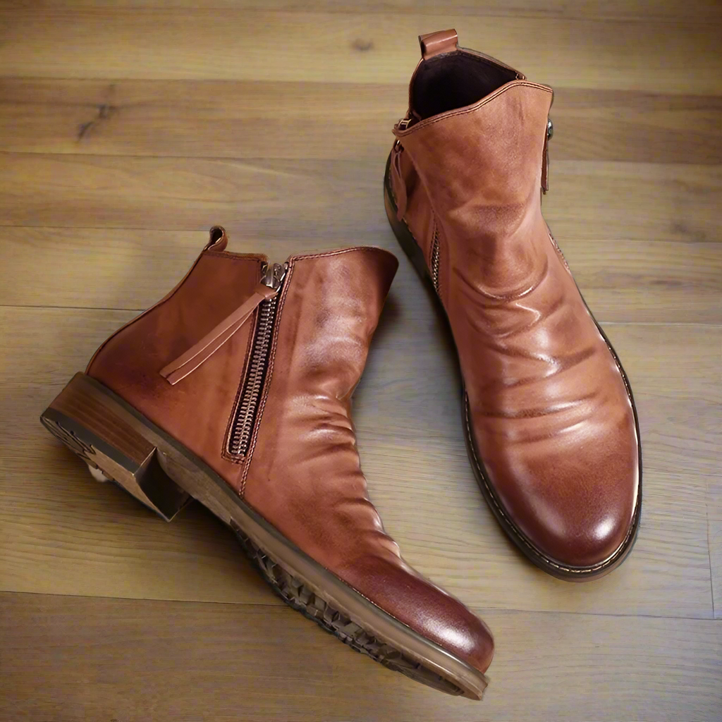 Yadibeiba Leather Boots – Rugged Durability Meets Refined Sophistication