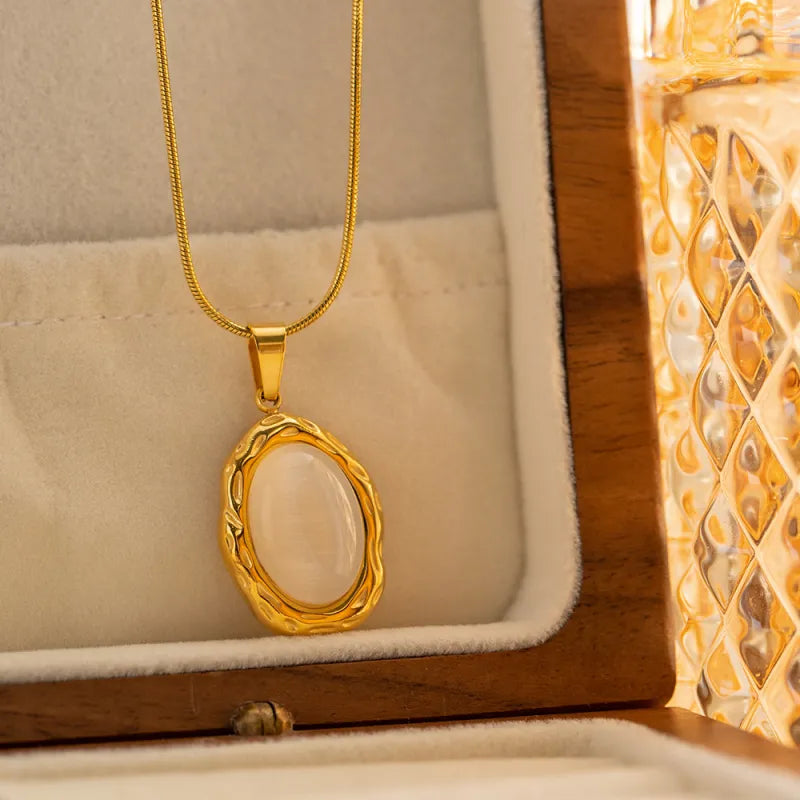 18K Gold-Plated Oval Cat Eye Opal Pendant Necklace – Elegant & Timeless Jewelry