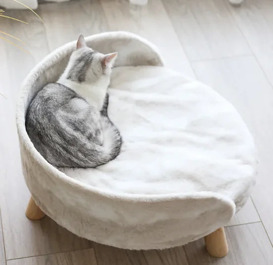 Wooden Pet House – Cozy, Stylish Shelter for Cats and Small Dogs