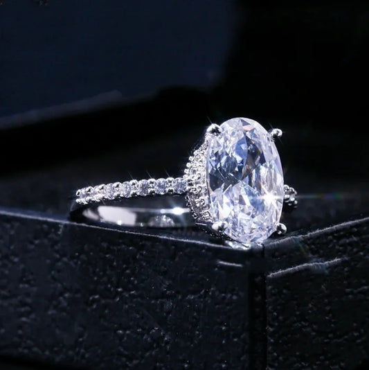 Zircon Platinum Engagement Ring: A Dazzling Symbol of Love
