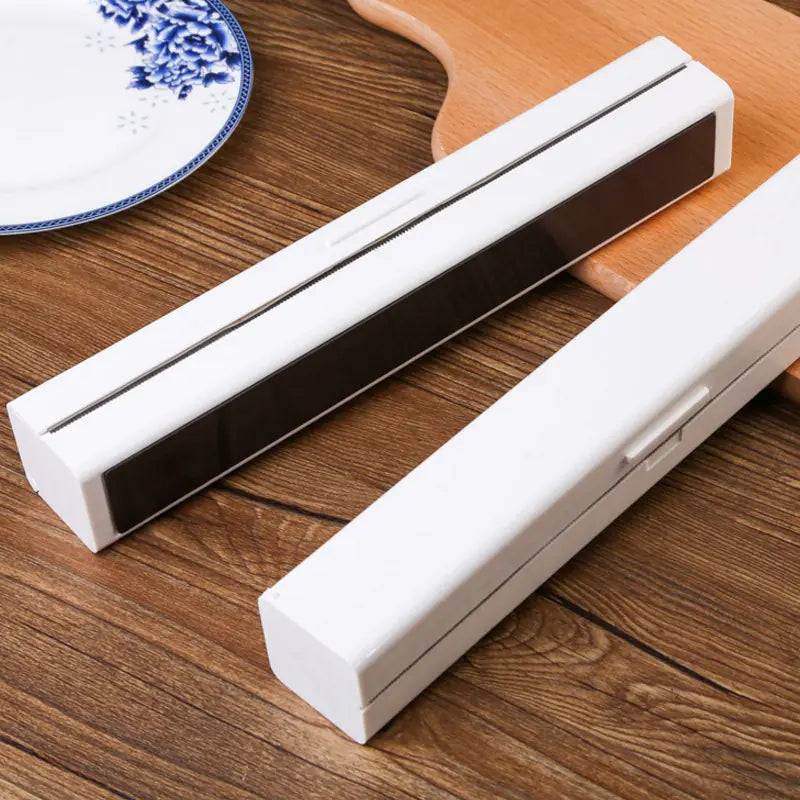 Simple Creative Kitchen Gadget Refrigerator Magnet Cling Film Cutter – Compact Food Storage Essential